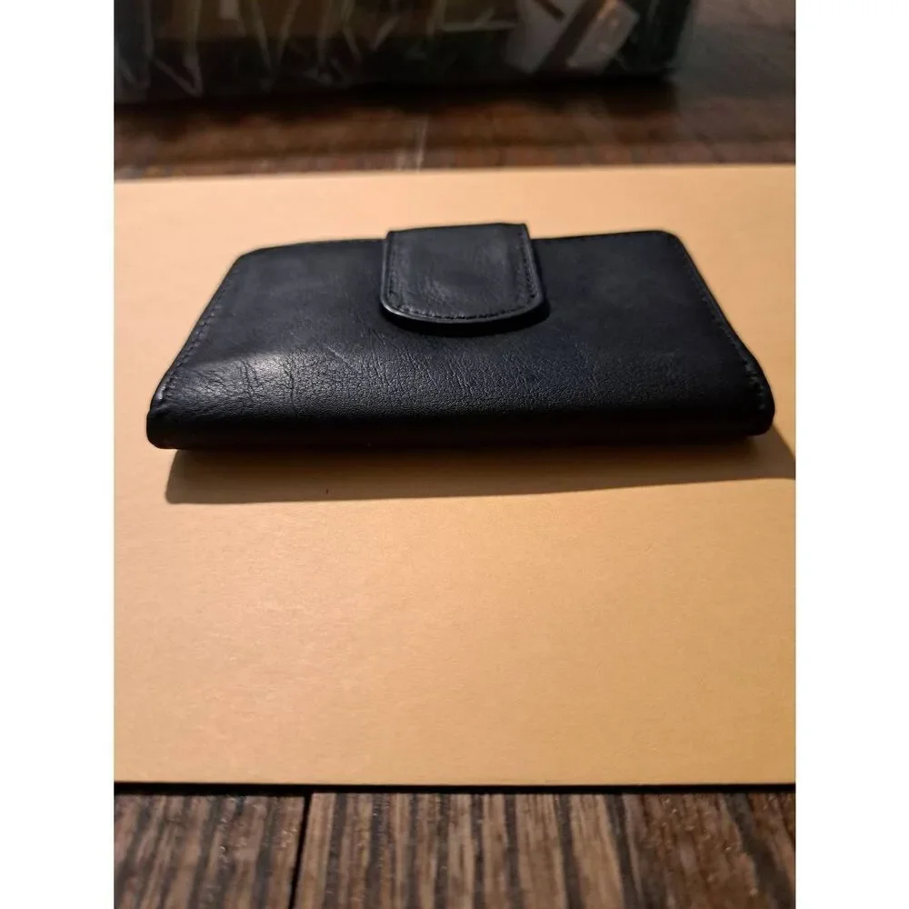 P&Y Black Leather Bifold Wallet Snap Closure ID Window Card Slots Unisex
